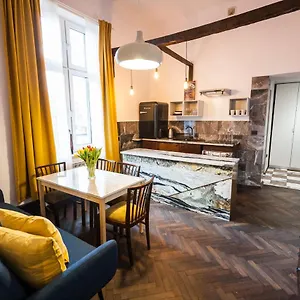  Apartament Stylish In Old Town