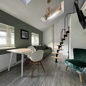  Apartment Forest Nook Main Square Loft