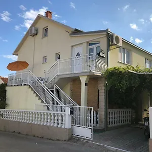 apartman-anita-trogir.splithotels.org/